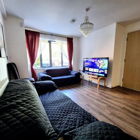 Explore London: 2 Bedroom House In Wood Green Zewnętrze zdjęcie