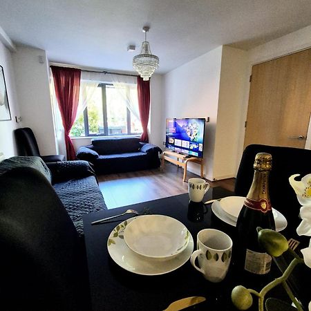 Explore London: 2 Bedroom House In Wood Green Zewnętrze zdjęcie