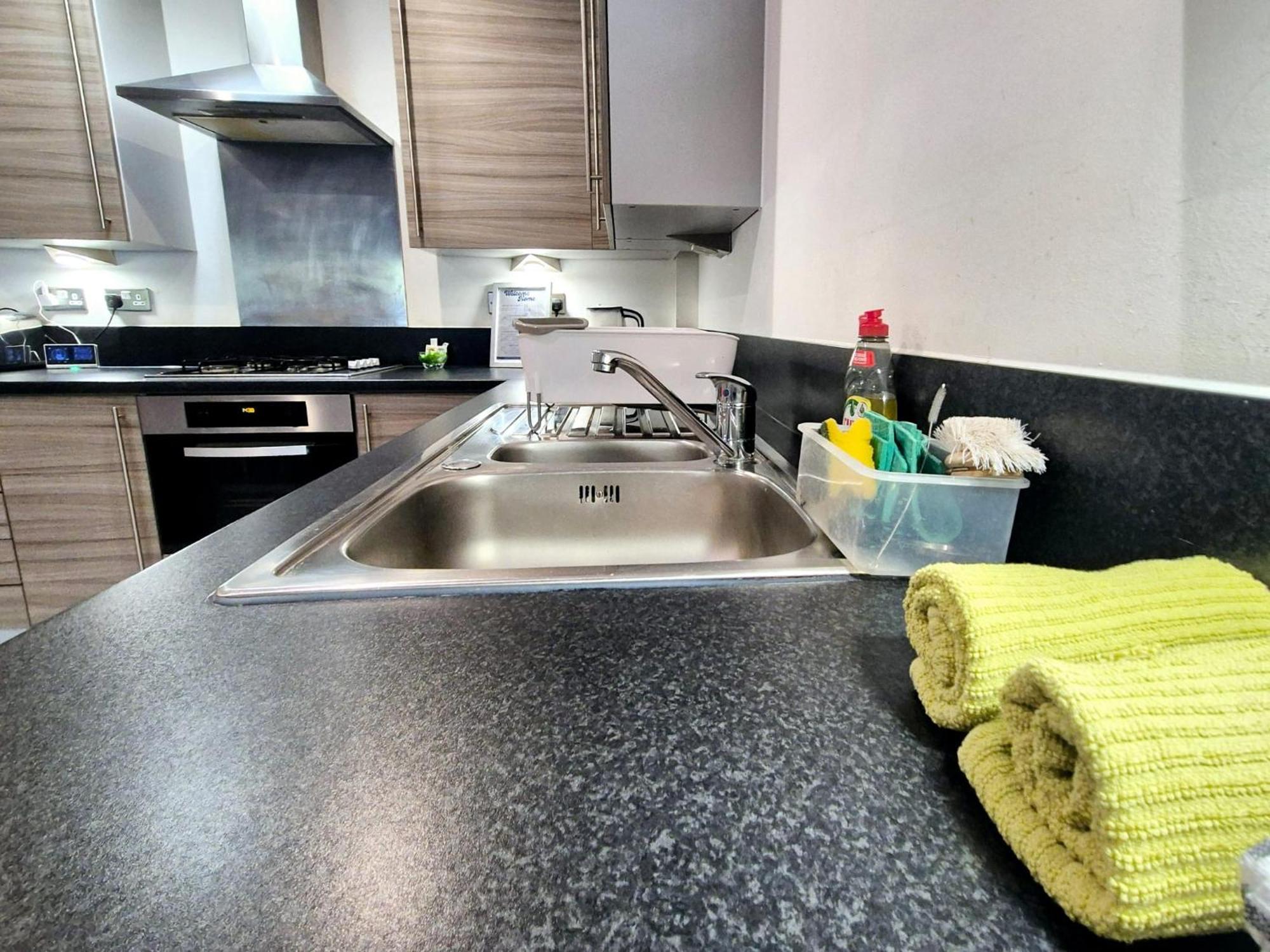 Explore London: 2 Bedroom House In Wood Green Zewnętrze zdjęcie