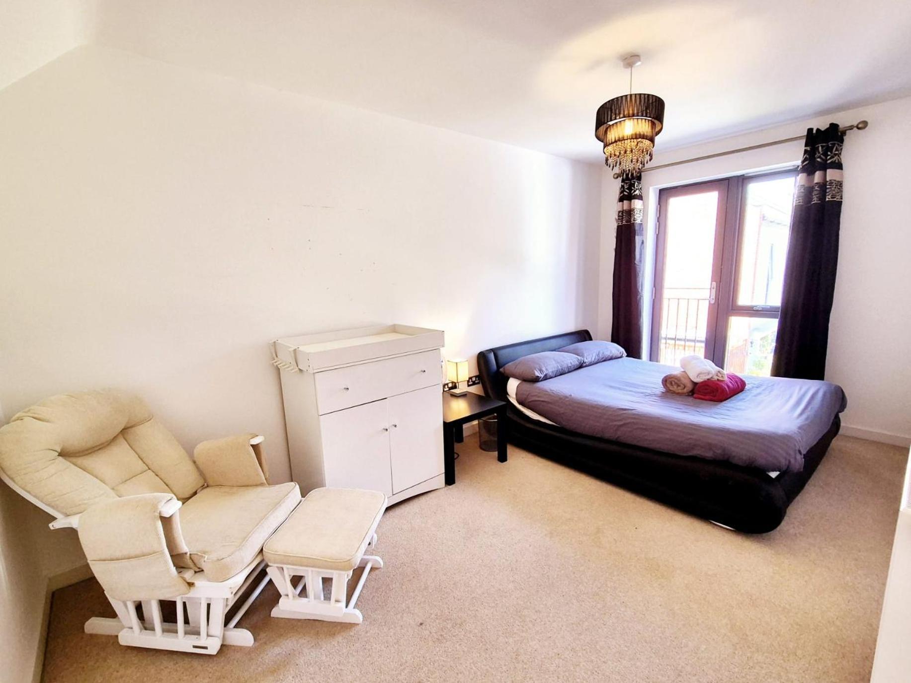 Explore London: 2 Bedroom House In Wood Green Zewnętrze zdjęcie