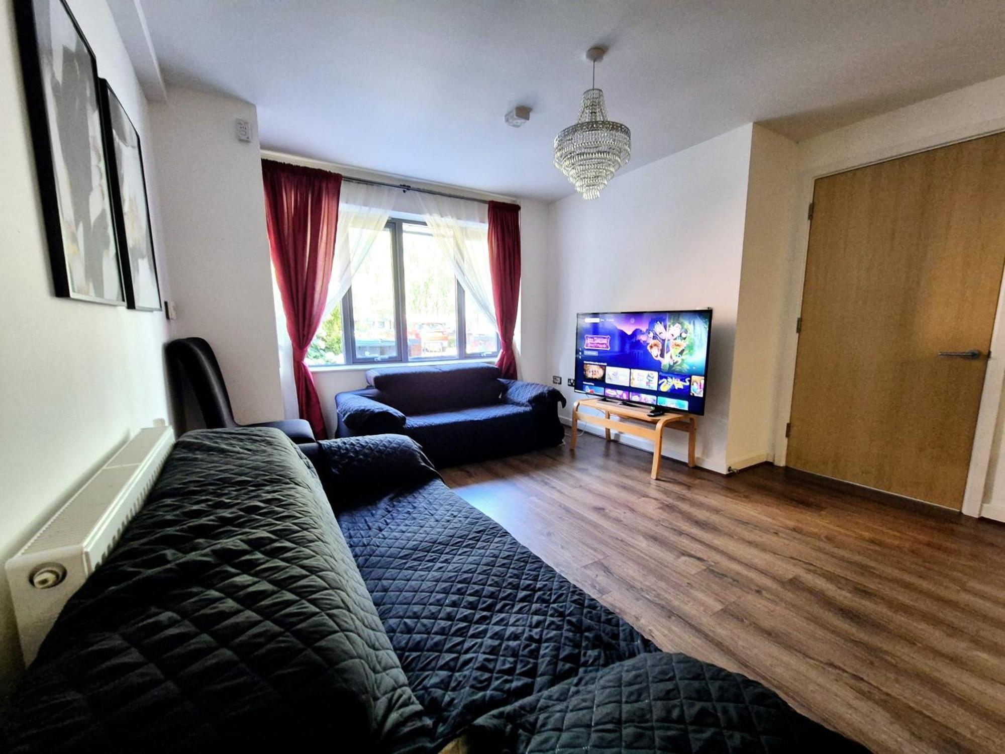 Explore London: 2 Bedroom House In Wood Green Zewnętrze zdjęcie