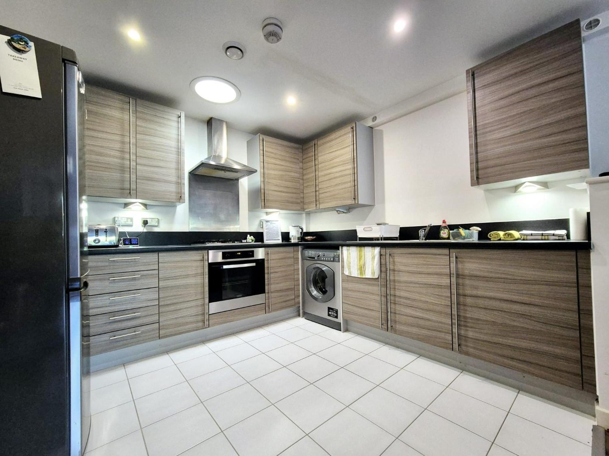 Explore London: 2 Bedroom House In Wood Green Zewnętrze zdjęcie